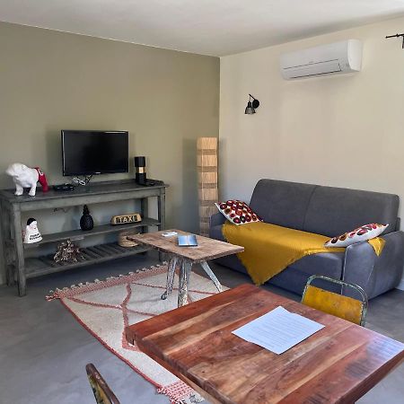 Апартаменты Studio Dans Les Alpilles Фонвьей Экстерьер фото