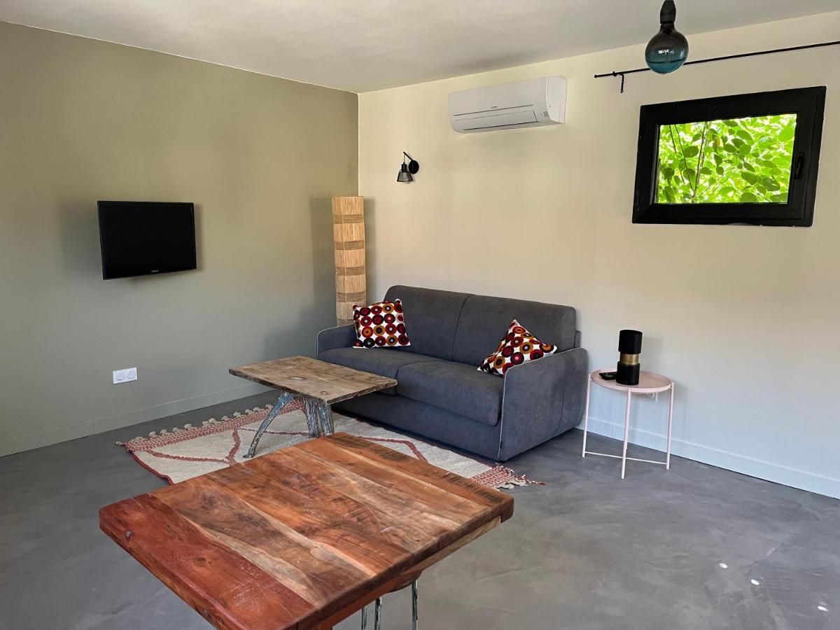 Апартаменты Studio Dans Les Alpilles Фонвьей Экстерьер фото