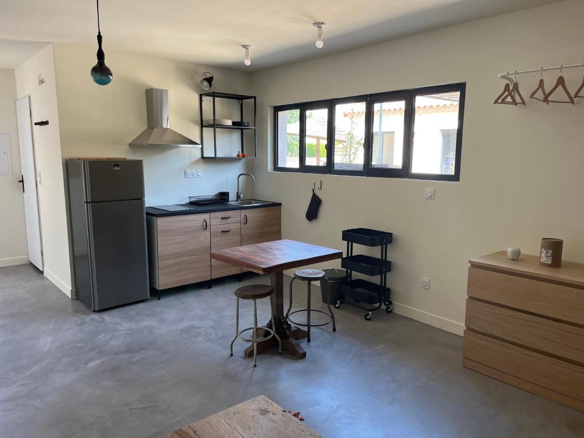 Апартаменты Studio Dans Les Alpilles Фонвьей Экстерьер фото