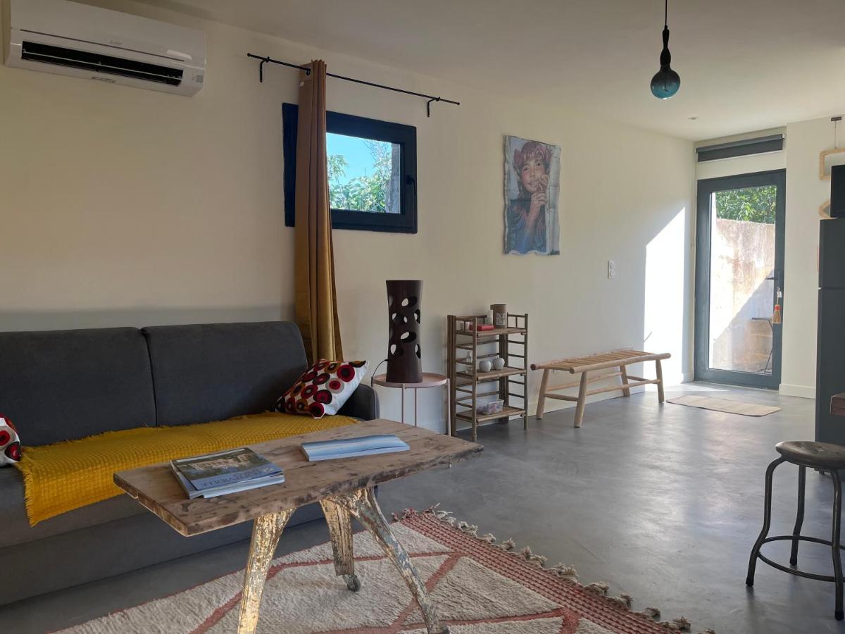 Апартаменты Studio Dans Les Alpilles Фонвьей Экстерьер фото