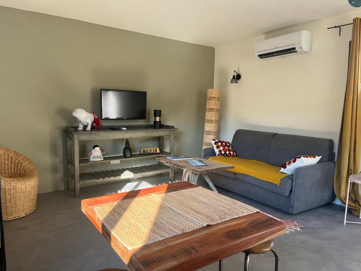 Апартаменты Studio Dans Les Alpilles Фонвьей Экстерьер фото