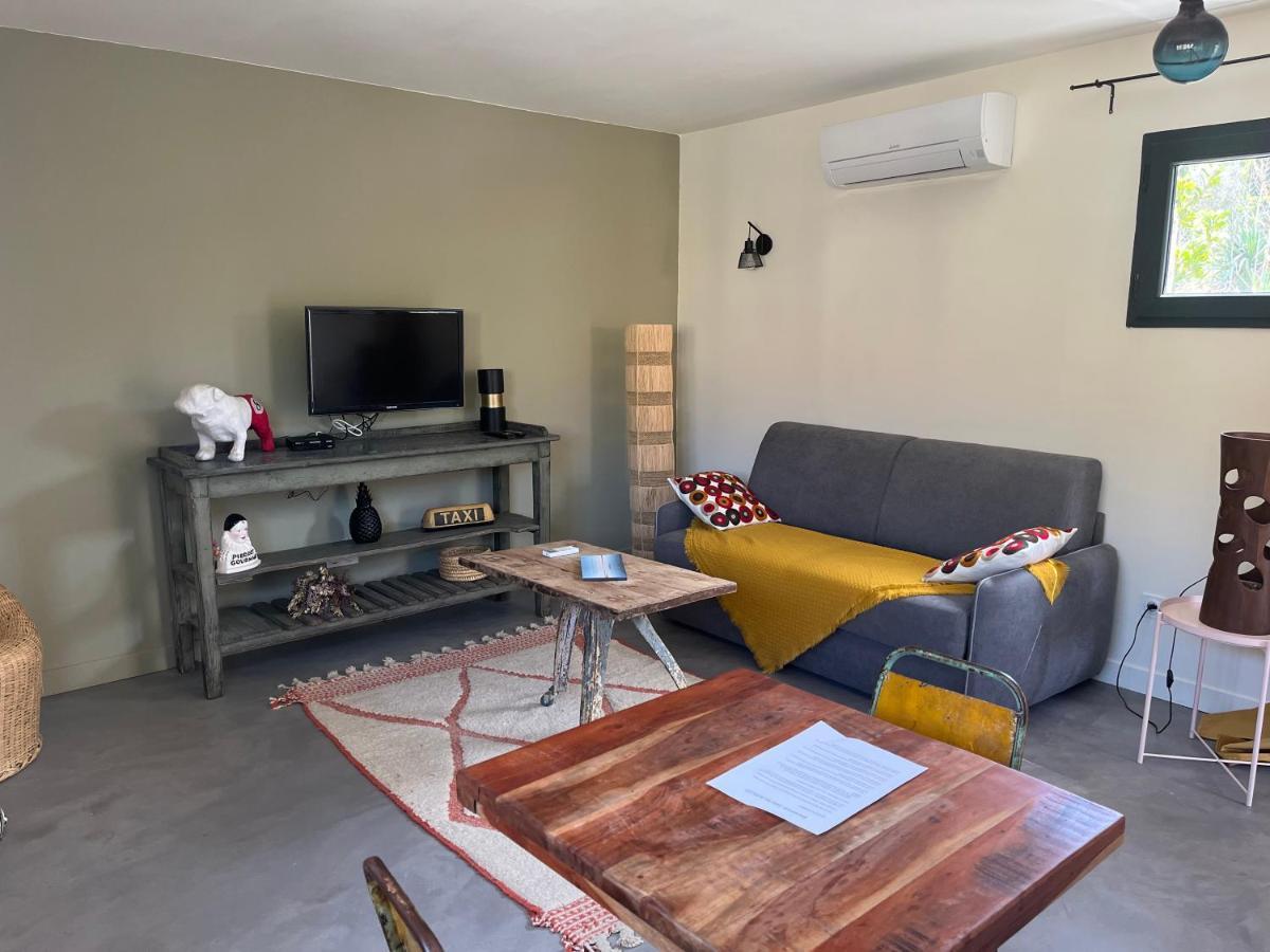 Апартаменты Studio Dans Les Alpilles Фонвьей Экстерьер фото